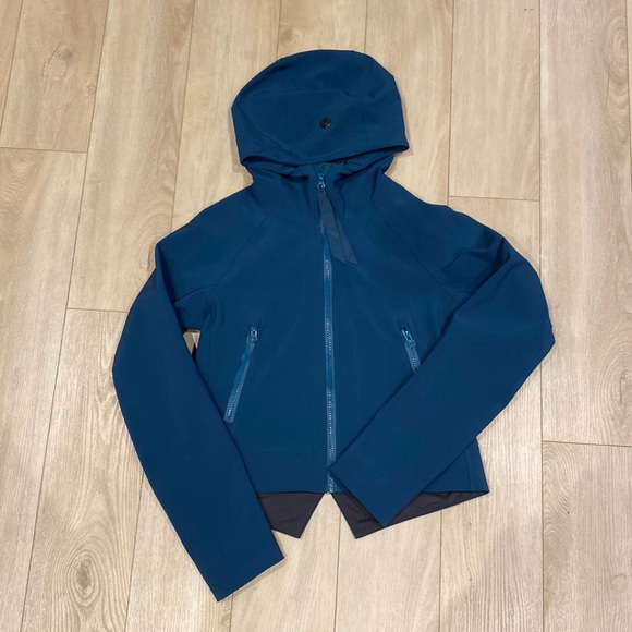 lululemon athletica Jackets & Blazers - Lululemon cropped jacket